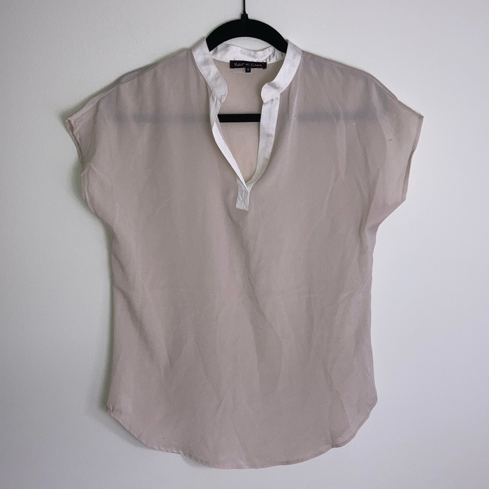 Violet & Claire V-Neck Blouse Women’s Size Small Sheer Champagne and White - Picture 1 of 6